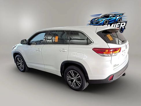Used 2017 Toyota Highlander LE FWD image 5