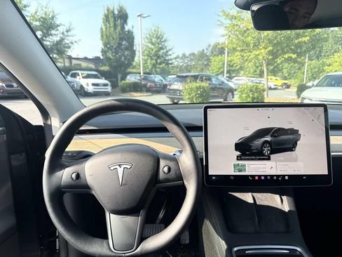 Used 2023 Tesla Model Y Long Range AWD/4WD image 4