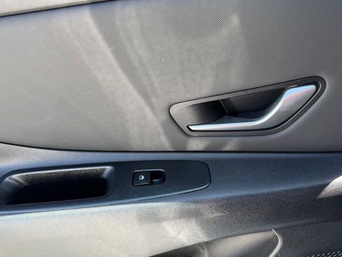 Used 2023 Hyundai Elantra SEL w/ Convenience Package FWD image 32