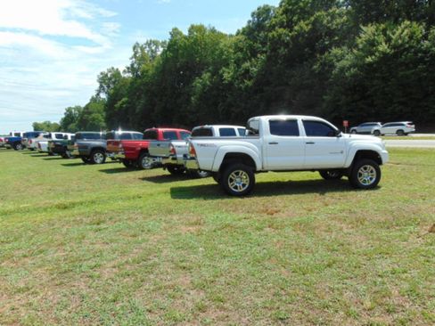 Used 2013 Toyota Tacoma 4x4 Double Cab w/ SR5 Pkg image 23