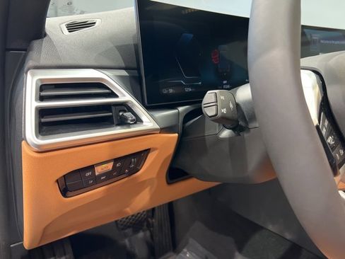 Used 2025 BMW i4 xDrive40i image 23