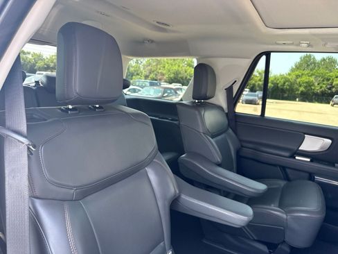Certified 2025 Ford Expedition Active AWD/4WD image 39
