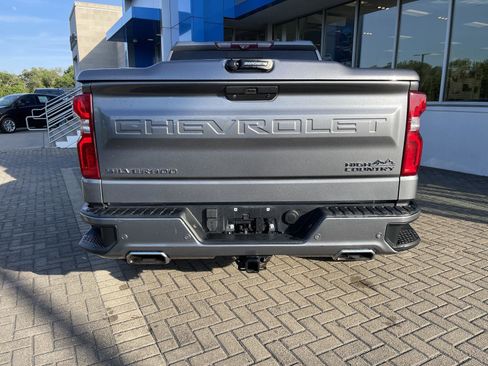 Used 2020 Chevrolet Silverado 1500 High Country w/ Technology Package AWD/4WD image 4
