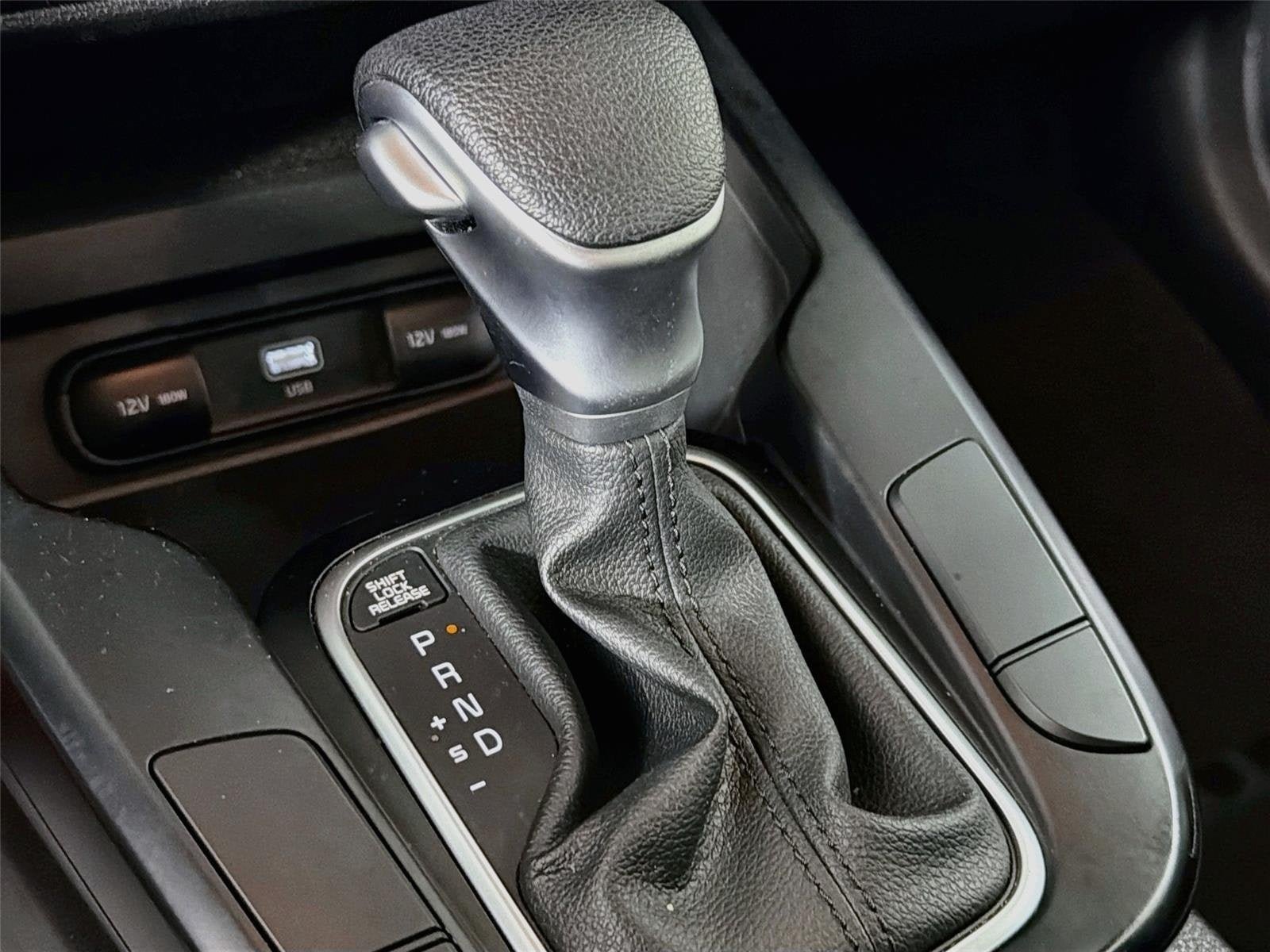 Certified 2025 Kia Soul LX w/ LX Technology Package FWD image 17