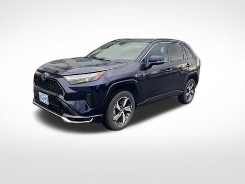 Used 2024 Toyota RAV4 SE image 9