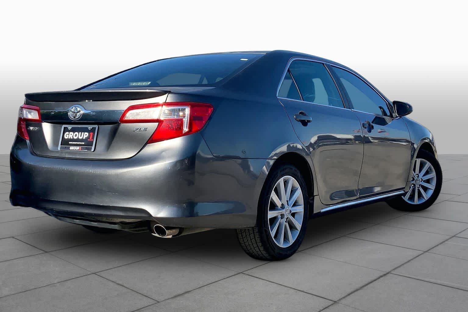 Used 2012 Toyota Camry XLE FWD image 12