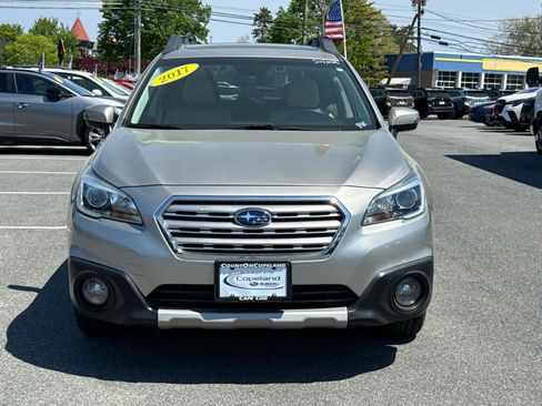 Used 2017 Subaru Outback 3.6R Limited AWD/4WD image 2