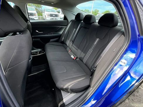 Used 2025 Hyundai Elantra SEL FWD image 25