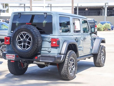Used 2025 Jeep Wrangler Unlimited Rubicon AWD/4WD image 6
