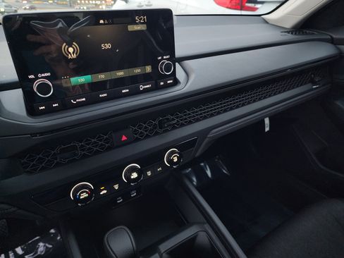 Certified 2025 Honda Accord LX image 14