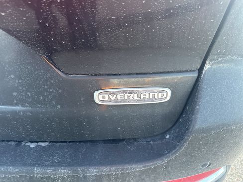 Used 2024 Jeep Grand Cherokee Overland AWD/4WD image 8