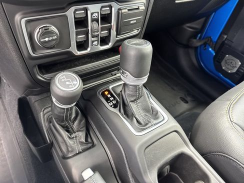 Used 2025 Jeep Gladiator Sport AWD/4WD image 31