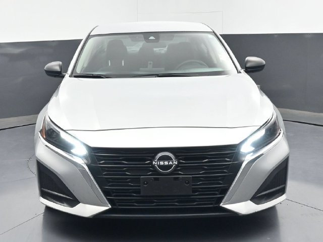 Used 2024 Nissan Altima 2.5 SV FWD image 41