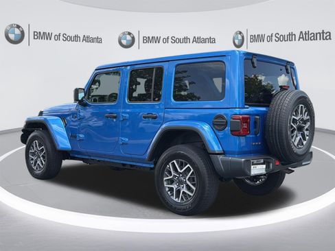 Used 2025 Jeep Wrangler Unlimited Sahara AWD/4WD image 19