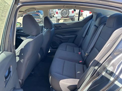 Used 2025 Nissan Altima 2.5 SV FWD image 25