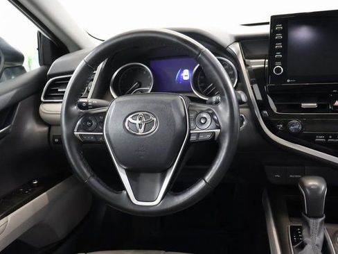 Used 2022 Toyota Camry XLE AWD/4WD image 16