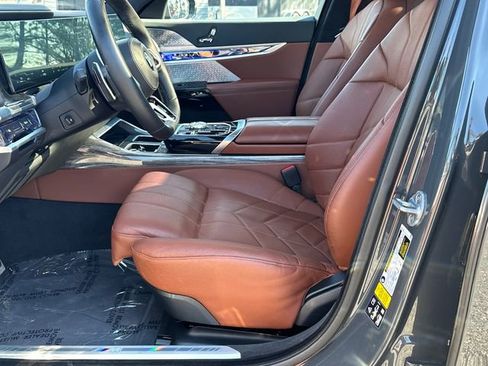 Used 2023 BMW 760i xDrive 760i xDrive w/ Executive Package image 9