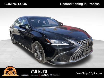 Used 2025 Lexus ES 300h w/ Premium Package