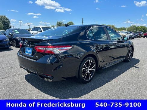 Used 2019 Toyota Camry SE FWD image 5