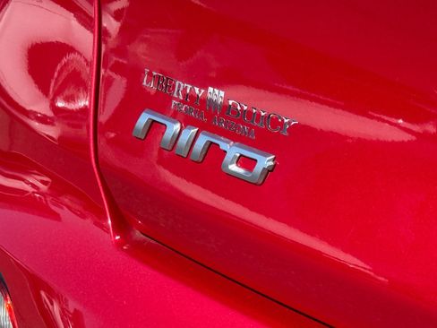 Used 2022 Kia Niro LXS FWD image 29