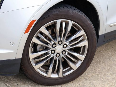 Used 2019 Cadillac XT5 Premium Luxury w/ Driver Assist Package FWD image 31