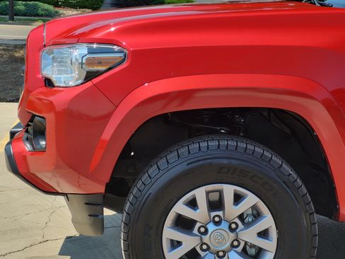 Certified 2019 Toyota Tacoma SR5 RWD image 7