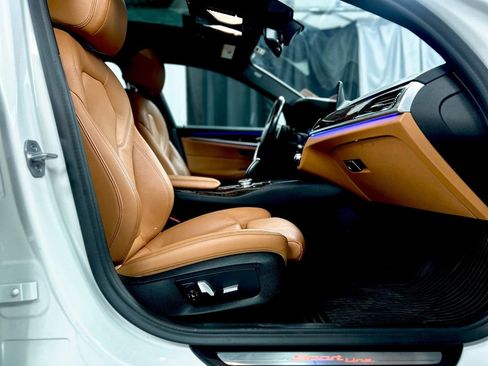 Used 2019 BMW 540i xDrive w/ Convenience Package image 23