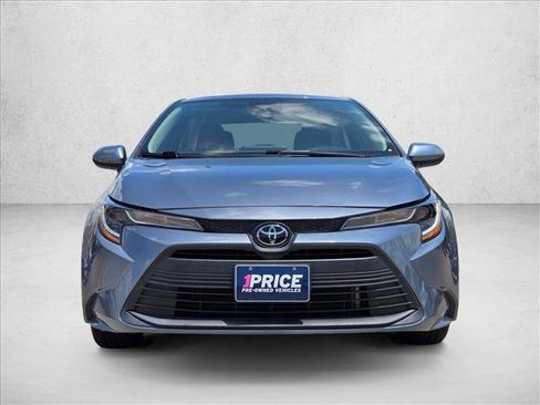 Used 2023 Toyota Corolla LE FWD image 2