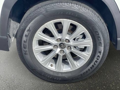 Used 2025 Toyota Grand Highlander AWD image 7