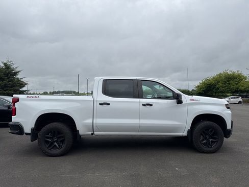 Used 2022 Chevrolet Silverado 1500 LT Trail Boss w/ Convenience Package II AWD/4WD image 4