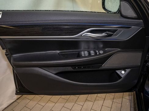 Used 2019 BMW 740i w/ M Sport Package image 13