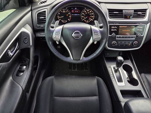 Used 2016 Nissan Altima 2.5 SR w/ LED Appearance Package FWD image 12