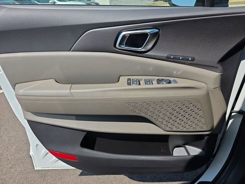 New 2026 Kia Carnival EX FWD image 10