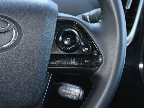 Used 2020 Toyota Prius Prime XLE FWD image 30