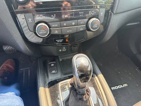 Used 2020 Nissan Rogue SL AWD/4WD image 18