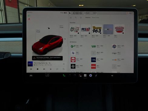 Used 2024 Tesla Model Y Long Range AWD/4WD image 30