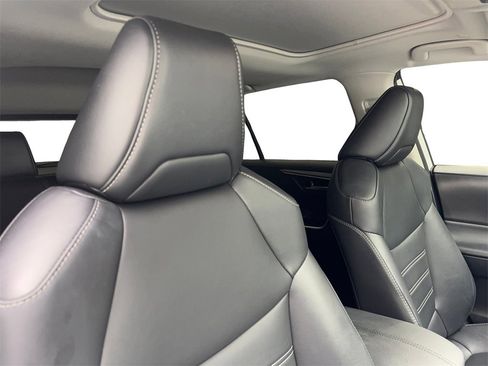 Used 2024 Toyota RAV4 XLE Premium image 46