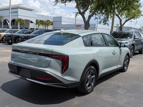 Certified 2026 Kia K4 FWD image 7