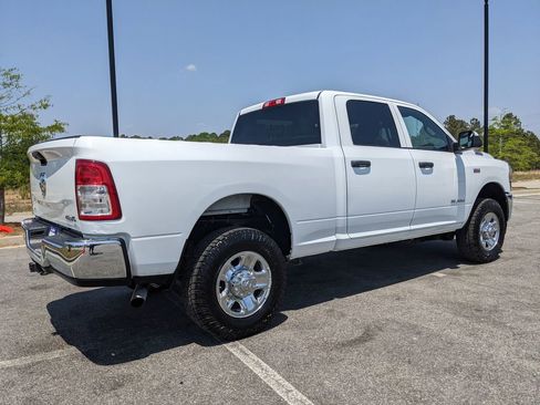Used 2022 RAM 2500 Tradesman w/ Chrome Appearance Group image 12