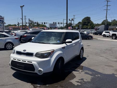 Used 2016 Kia Soul ! FWD image 8