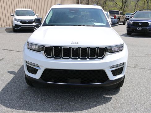 Used 2023 Jeep Grand Cherokee Limited w/ Luxury Tech Group II AWD/4WD image 11