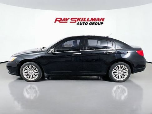 Used 2011 Chrysler 200 Limited image 4