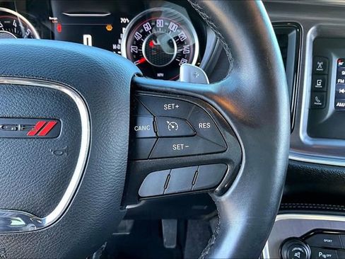 Used 2015 Dodge Challenger SXT w/ Driver Convenience Group image 11