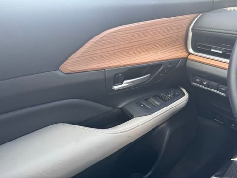 Certified 2025 Toyota Grand Highlander AWD image 39