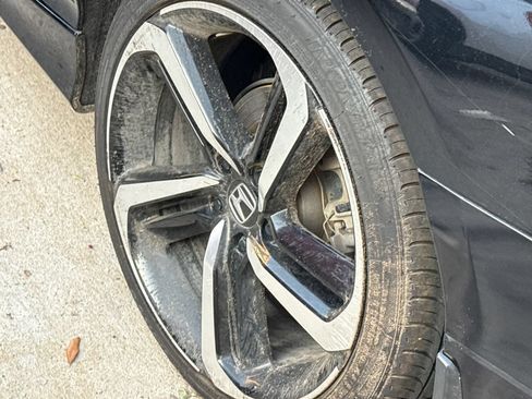 Used 2018 Honda Accord Sport image 8