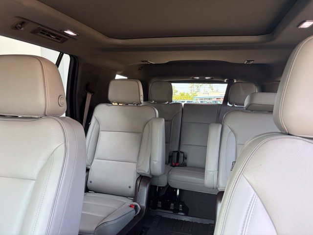 Used 2022 GMC Yukon SLT w/ SLT Premium Package RWD image 16