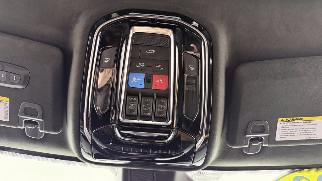 Used 2022 Jeep Grand Cherokee Summit AWD/4WD image 29
