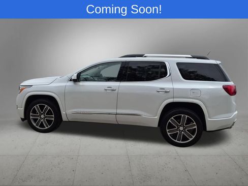 Used 2019 GMC Acadia Denali w/ Technology Package AWD/4WD image 3