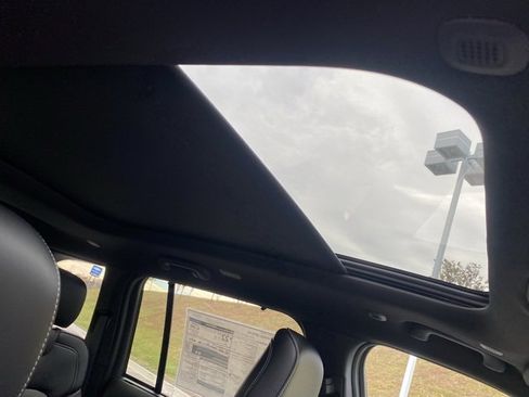 New 2025 Jeep Grand Cherokee Limited image 33