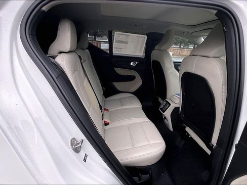 New 2026 Volvo XC40 B5 Plus w/ Protection Package Premier image 27